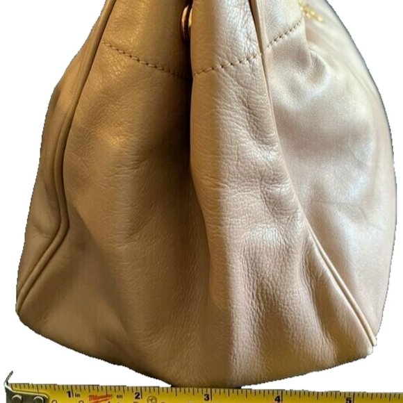 GORGEOUS SOFT LEATHER PRADA 2 WAY BAG - Picture 5 of 16